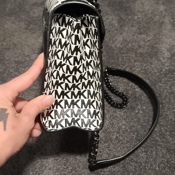 NWOT Michael kors purse - Picture 4 of 6